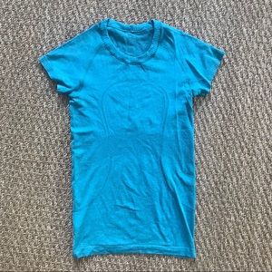 Lululemon Short Sleeve Tee - size 6